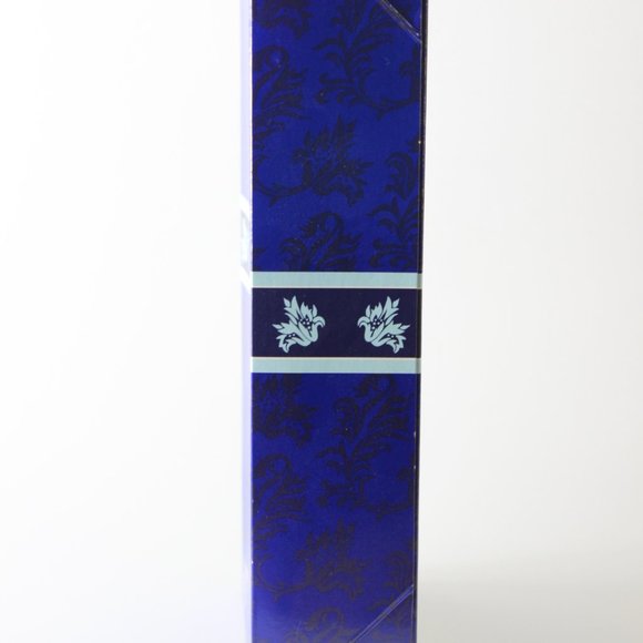 NWB 1995 An Avon Exclusive Winter Velvet Barbie - Picture 9 of 11